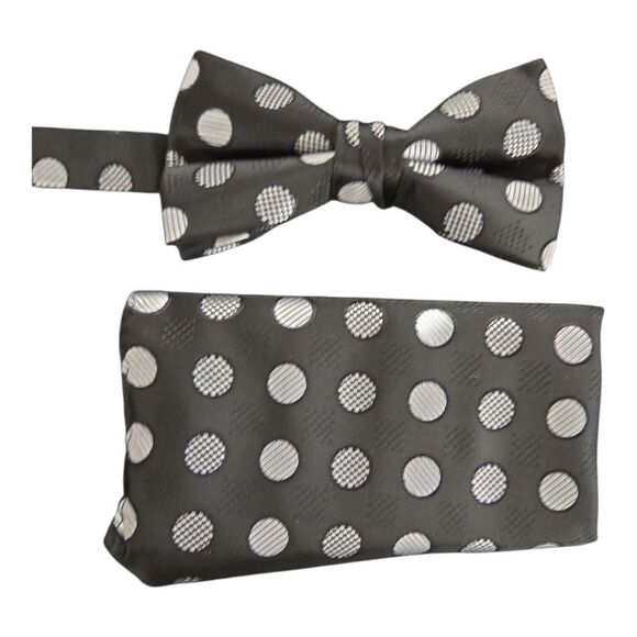 STACY ADAMS BLACK SILVER POLKA DOT FASHION BOXED BOW TIE & POCKET SQUARE SET. - Picture 2 of 5